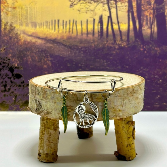 Handmade Wolf Pendant Bangle Bracelet! - Picture 2 of 4